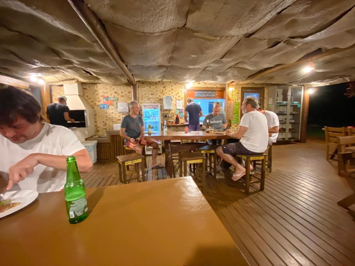Bahia Surf Camp Hotel Abrantes Exterior foto